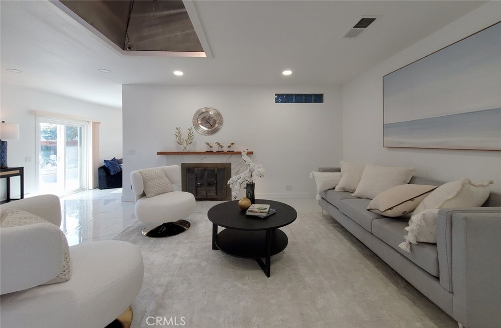 12611 Loraleen Street Property Photo 9
