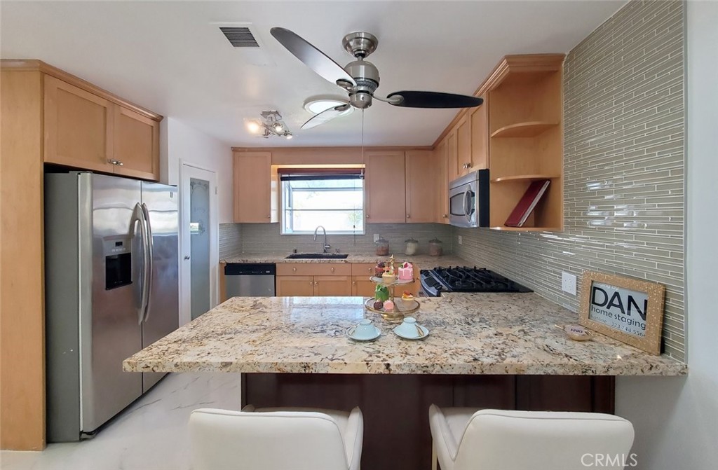 12611 Loraleen Street Property Photo 14