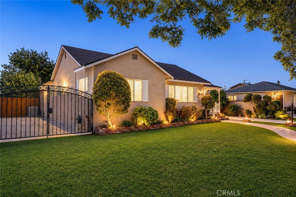 4432 Stanbridge Property Photo 1
