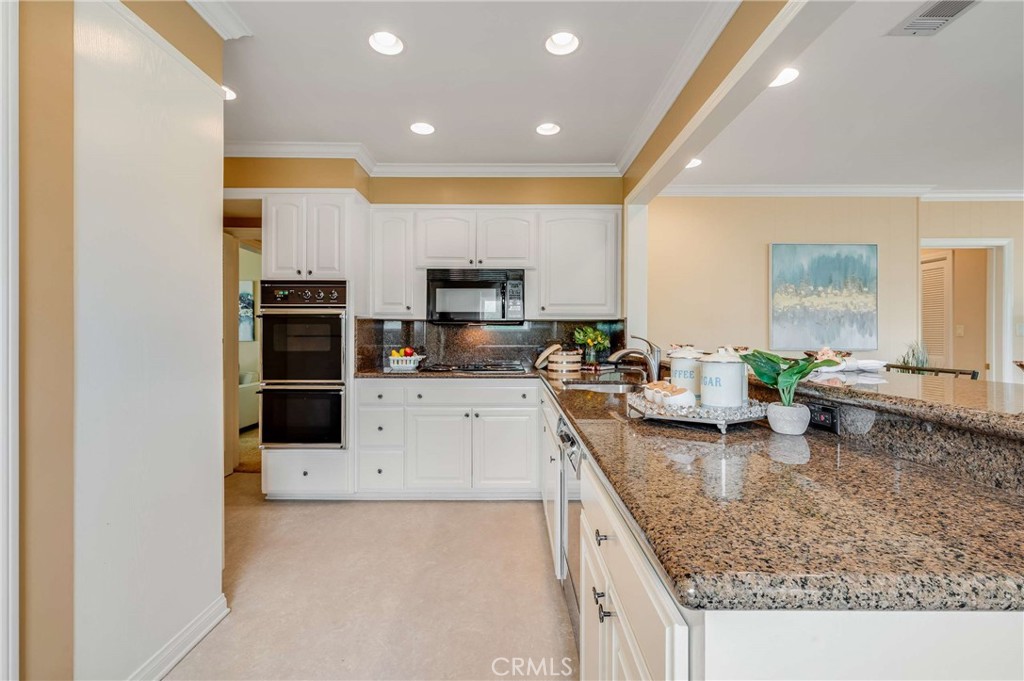4432 Stanbridge Property Photo 8