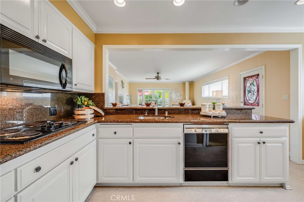 4432 Stanbridge Property Photo 10