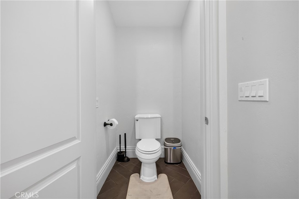 515 N Crescent Heights Property Photo 29