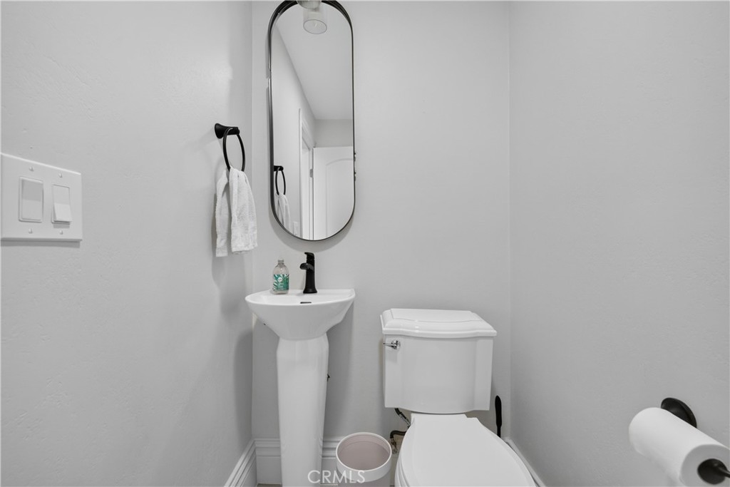 515 N Crescent Heights Property Photo 37