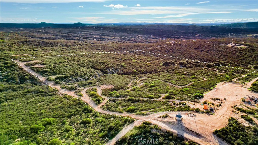 1910 Tierra Del Sol Road Property Photo 9
