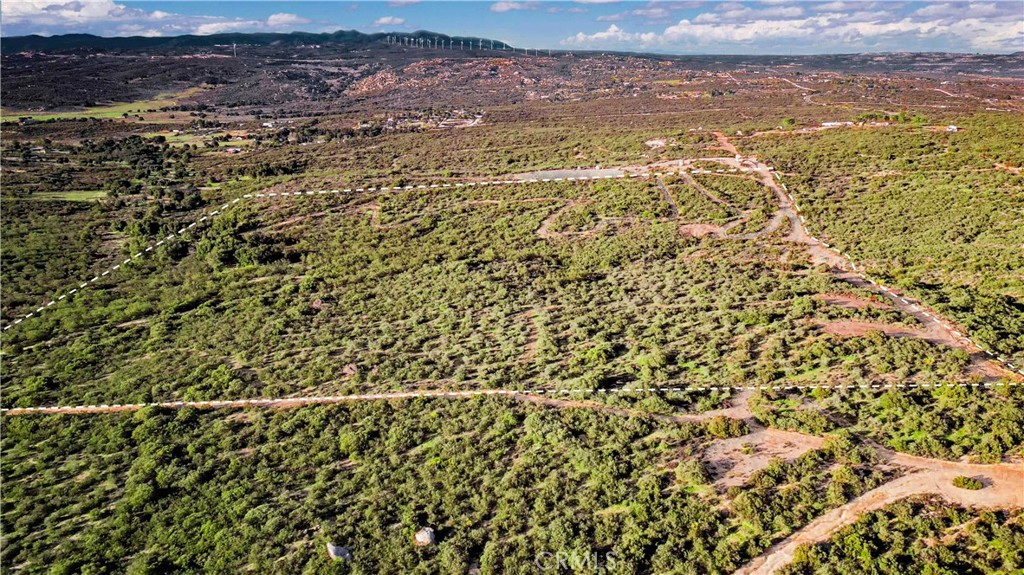 1910 Tierra Del Sol Road Property Photo 12