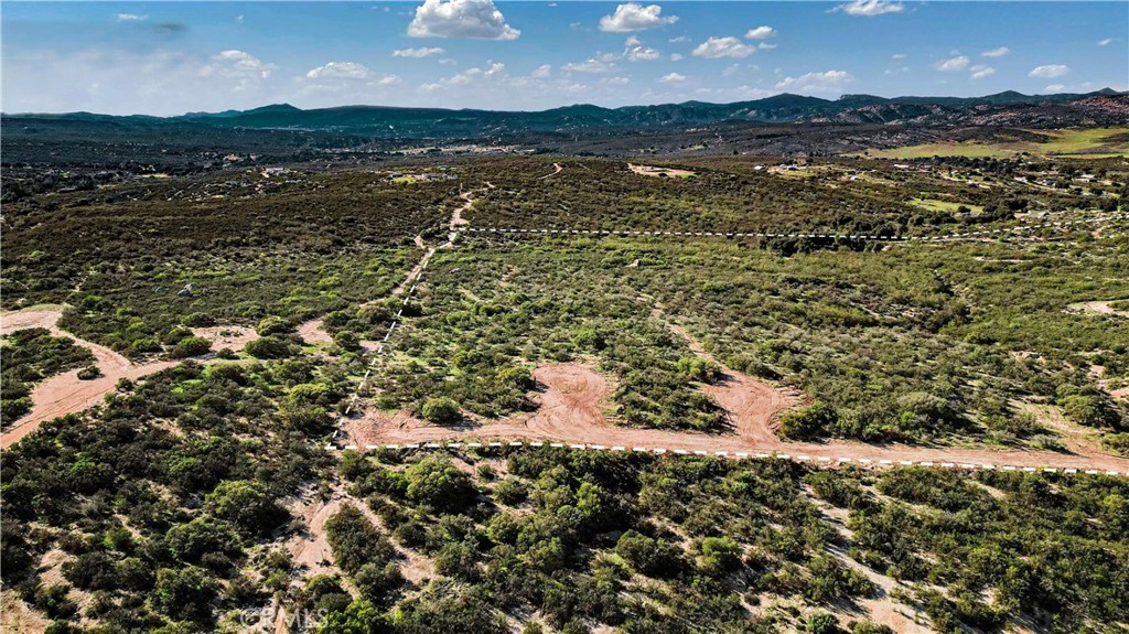 1910 Tierra Del Sol Road Property Photo 28
