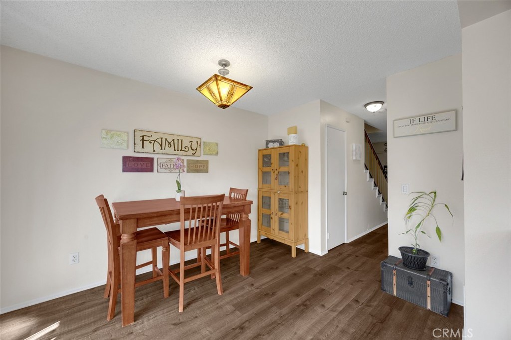 21725 Laurelrim D Property Photo 12