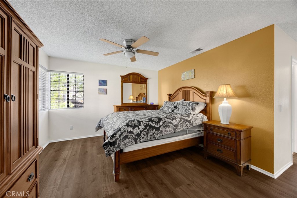 21725 Laurelrim D Property Photo 16