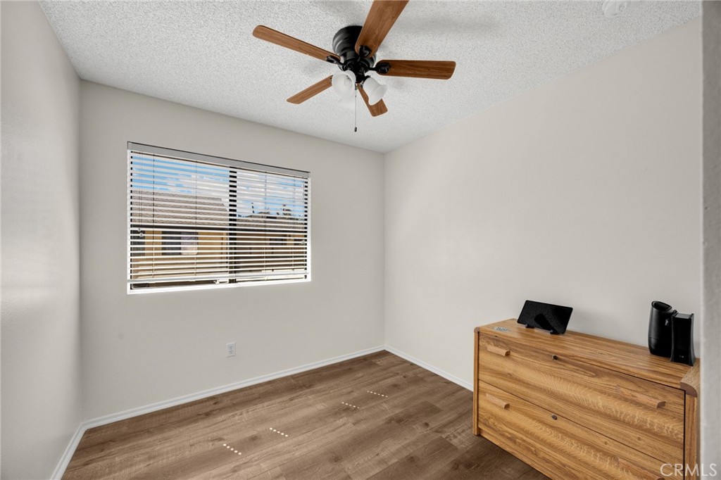 21725 Laurelrim D Property Photo 22