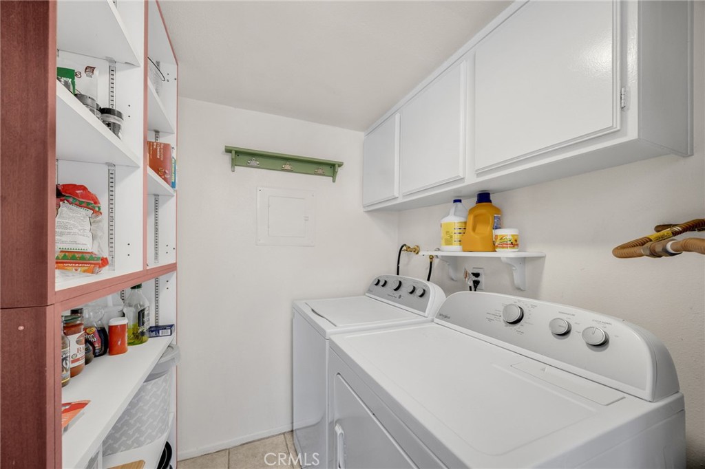 21725 Laurelrim D Property Photo 23