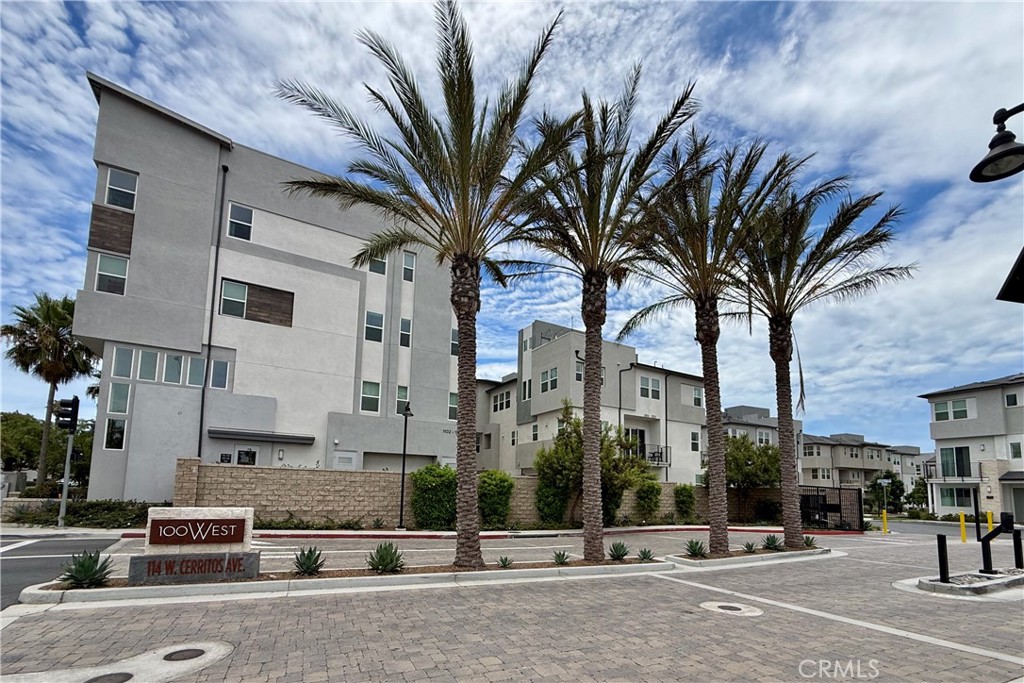 1130 S Urbana Property Photo 3