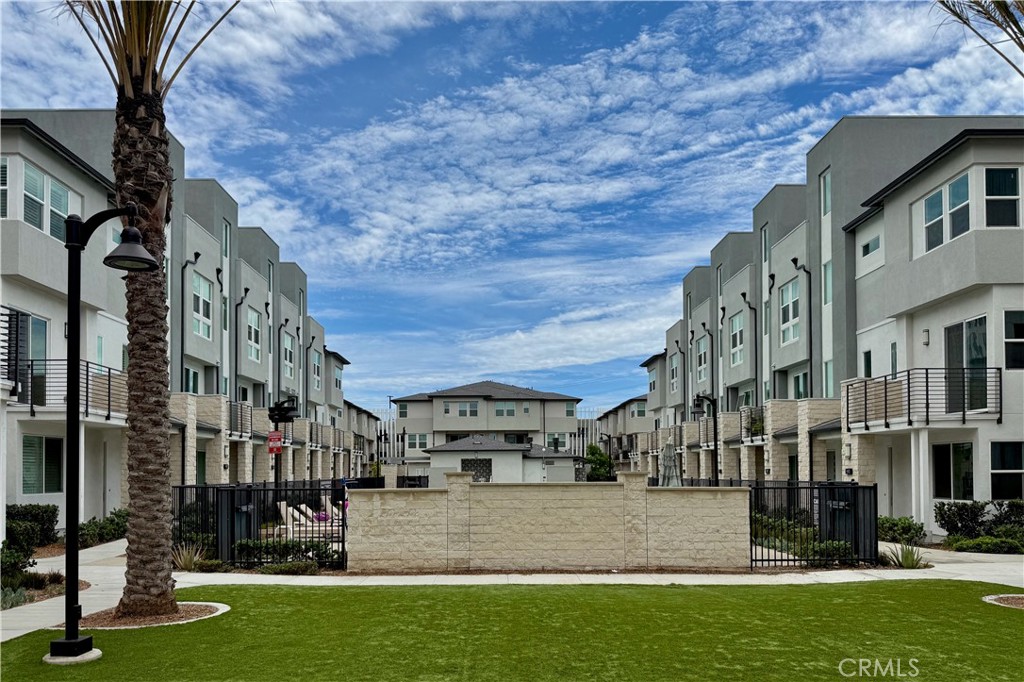 1130 S Urbana Property Photo 44