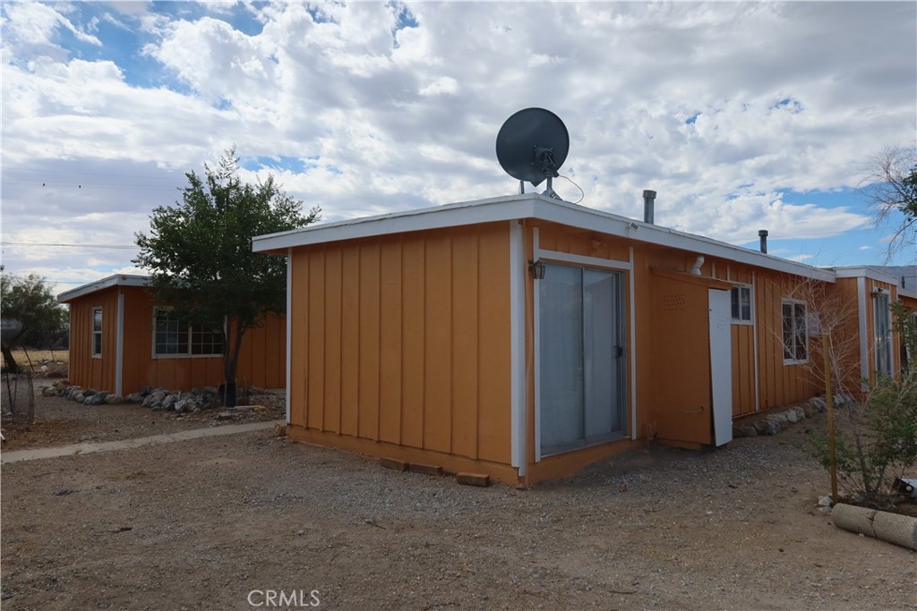 37950 E End Property Photo 3