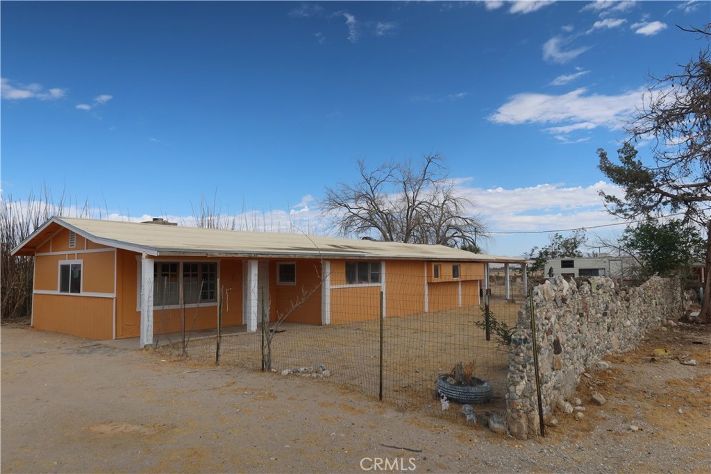 37950 E End Property Photo 5
