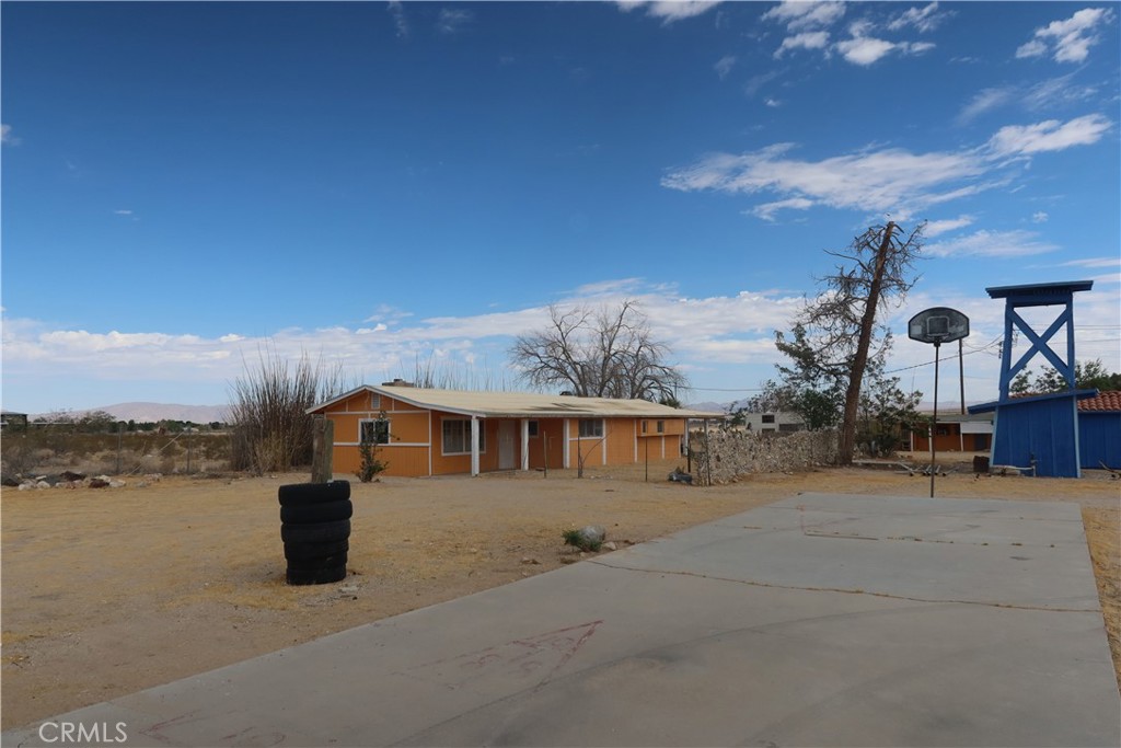 37950 E End Property Photo 6