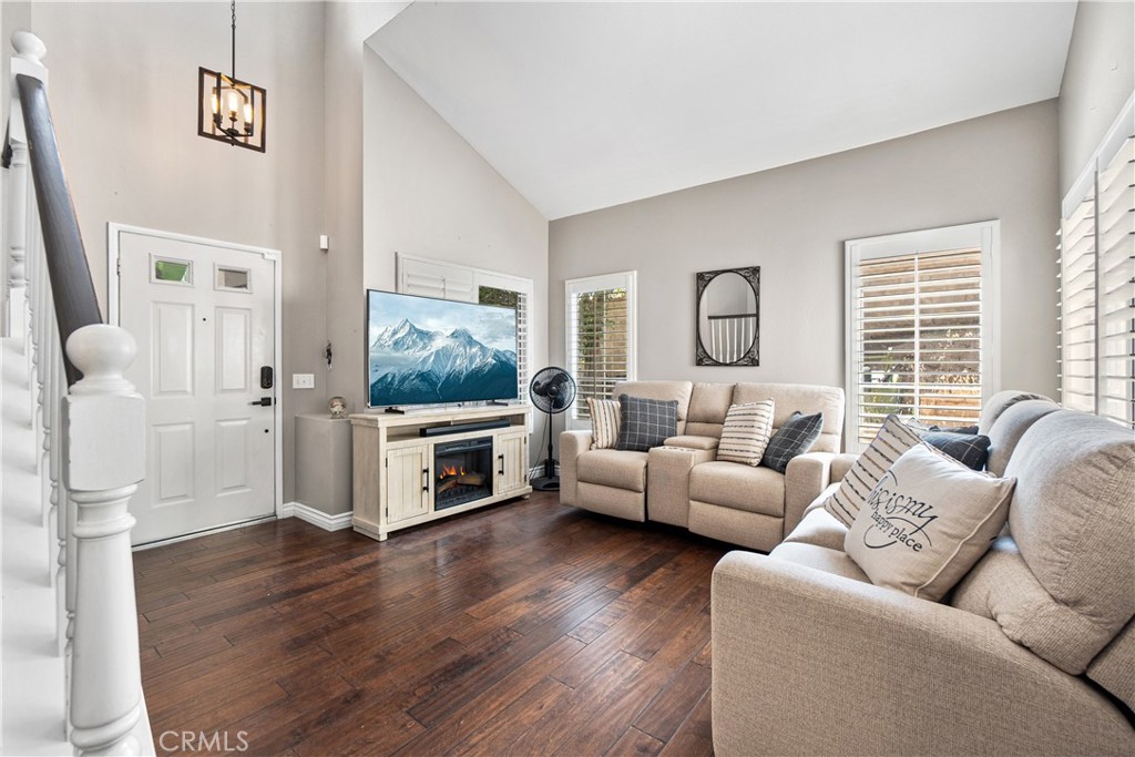 28222 Cascade Property Photo 5