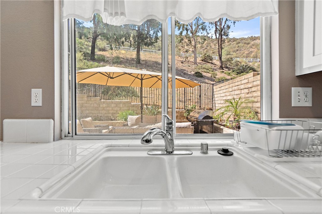 28222 Cascade Property Photo 21
