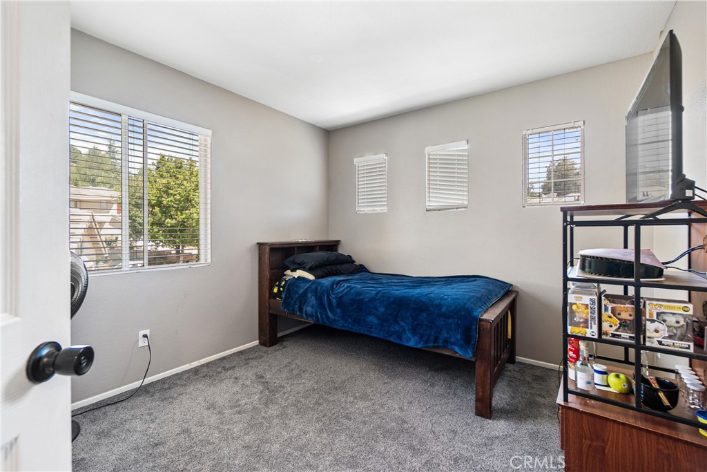 28222 Cascade Property Photo 26