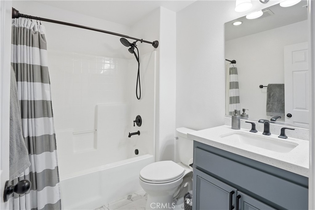 4428 Owens Street 103 Property Photo 16