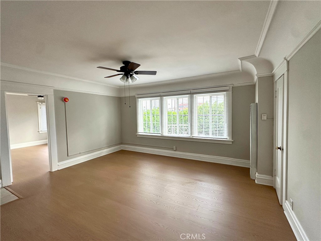 4656 Oakwood Ave Property Photo 3