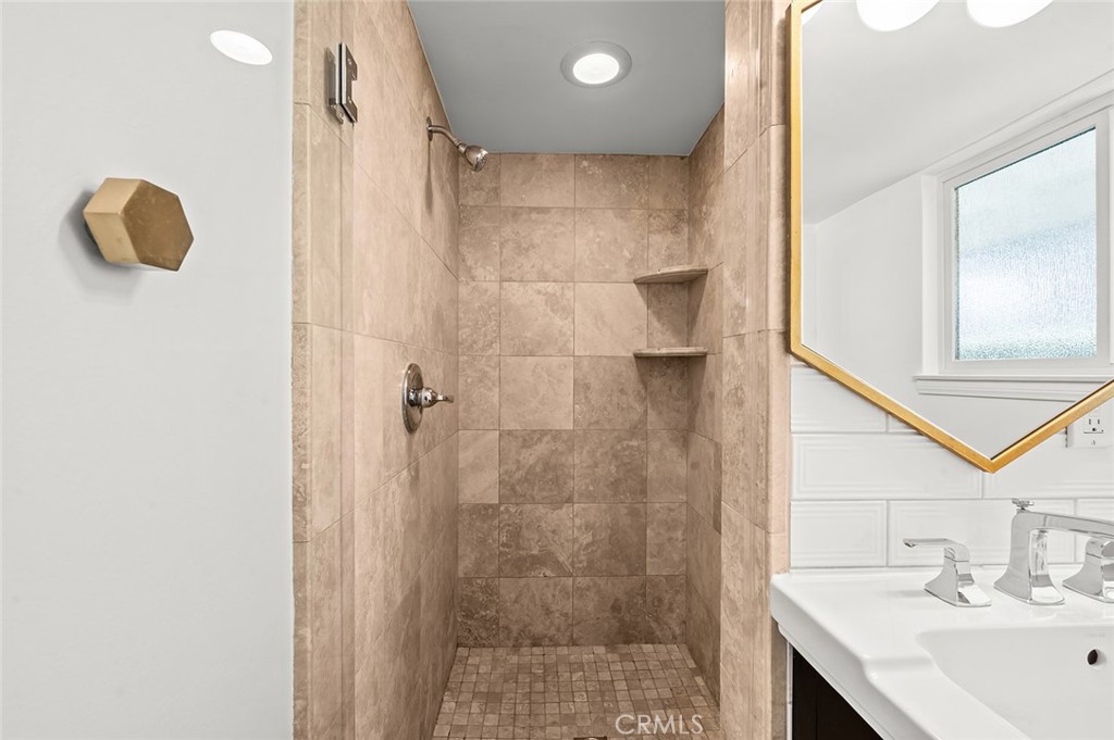 12361 Wembley Road Property Photo 21