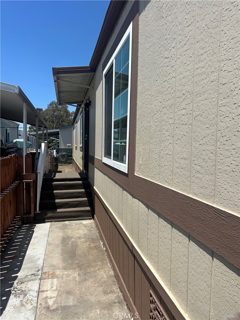 7142 Orangethorpe Property Photo 2