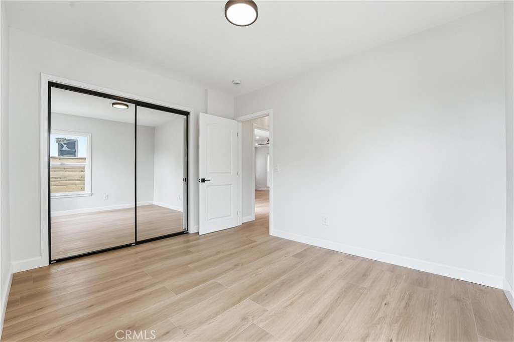 1334 N Sultana Property Photo 23