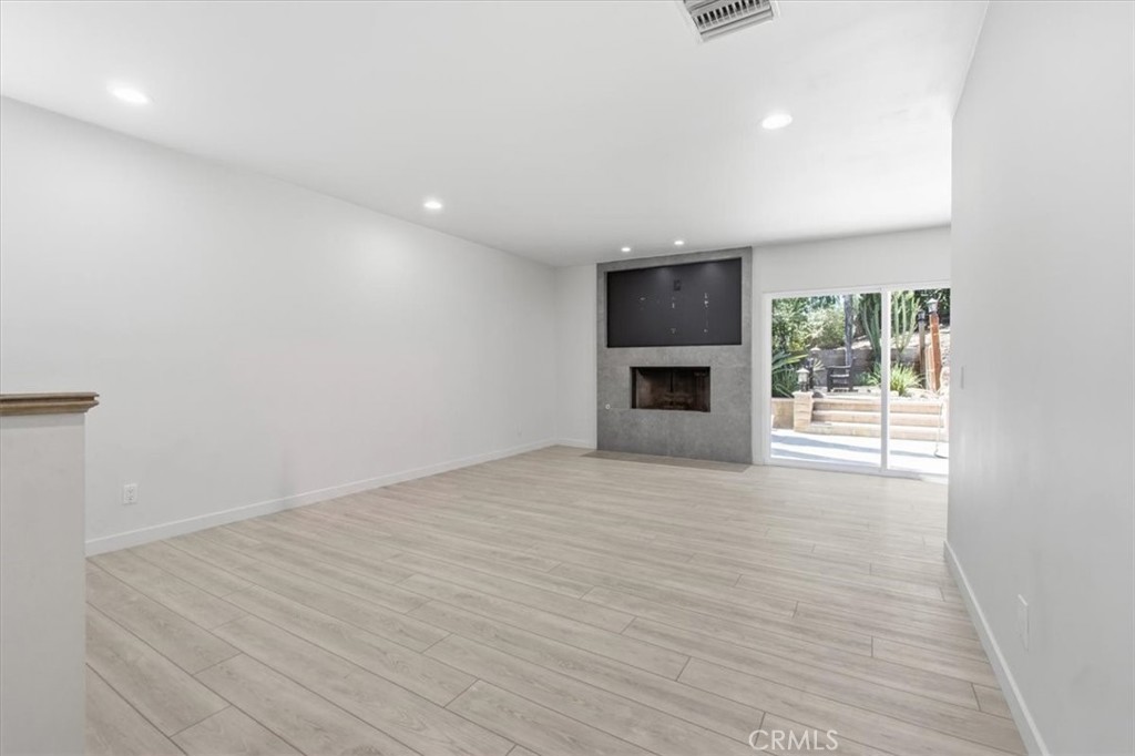 5047 Orrville Avenue Property Photo 18