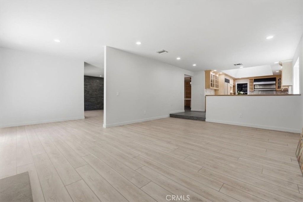 5047 Orrville Avenue Property Photo 19