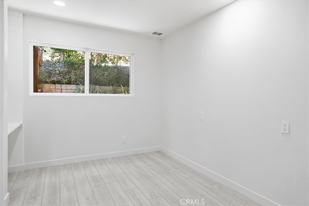 5047 Orrville Avenue Property Photo 32