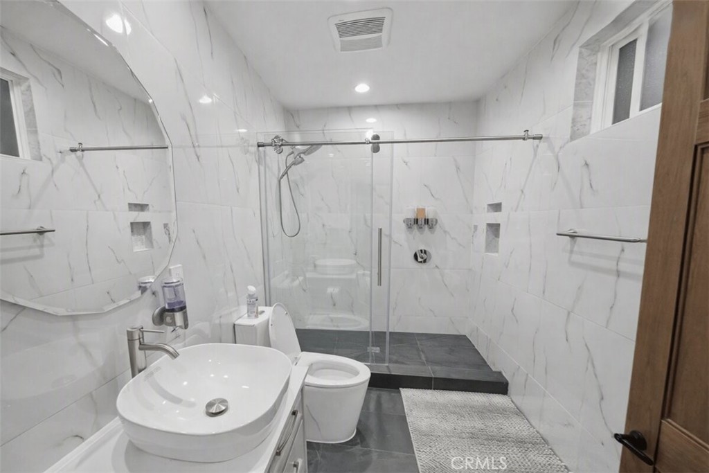 5047 Orrville Avenue Property Photo 64