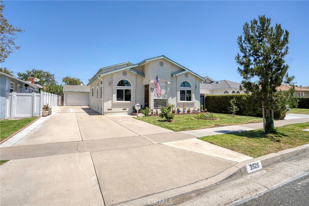 2525 W Olive Avenue Property Photo