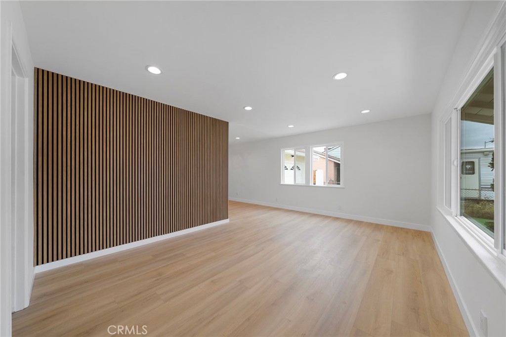 4508 Deland Property Photo 4