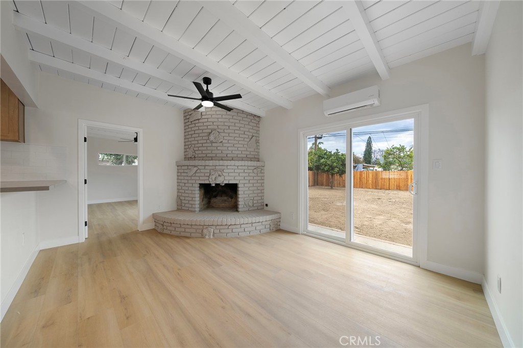 4508 Deland Property Photo 5