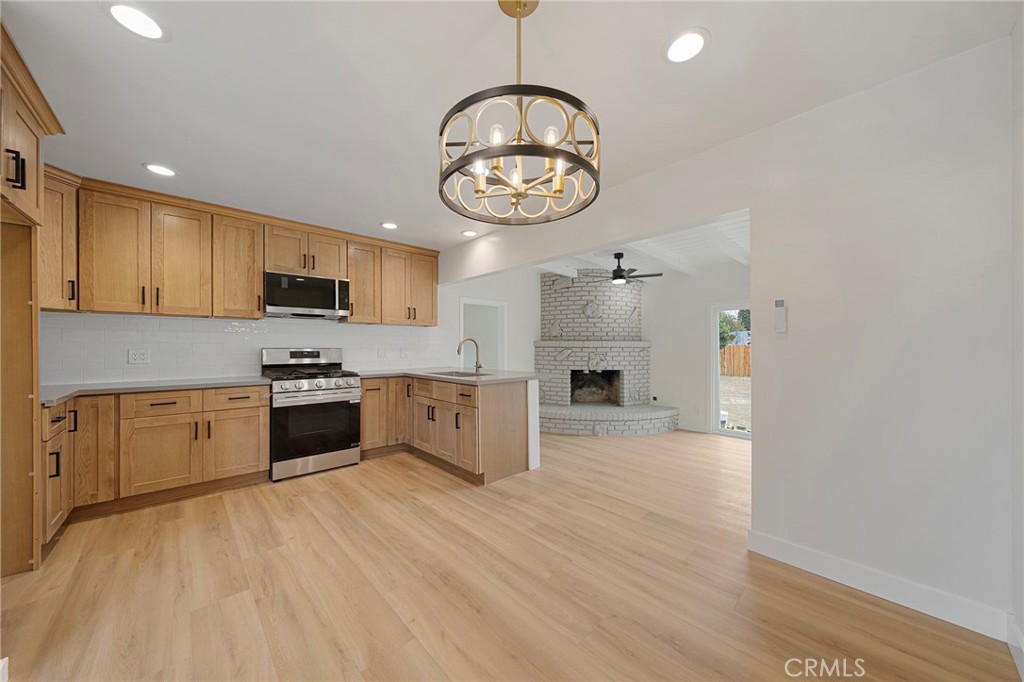 4508 Deland Property Photo 9