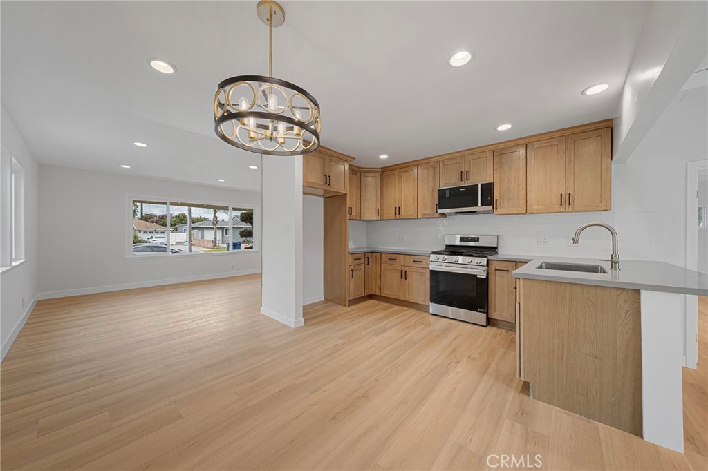 4508 Deland Property Photo 11