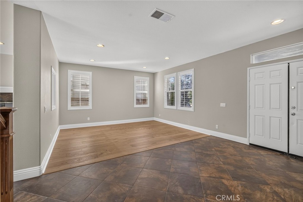 45084 Vine Cliff Property Photo 4