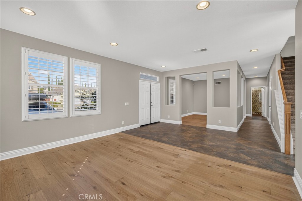 45084 Vine Cliff Property Photo 5