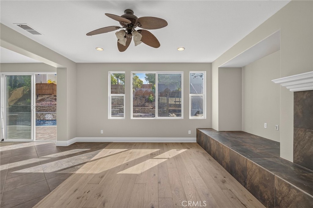 45084 Vine Cliff Property Photo 13