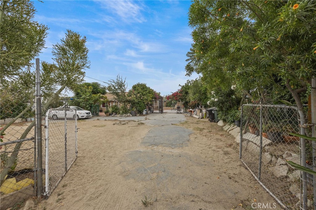 2554 N State Property Photo 4