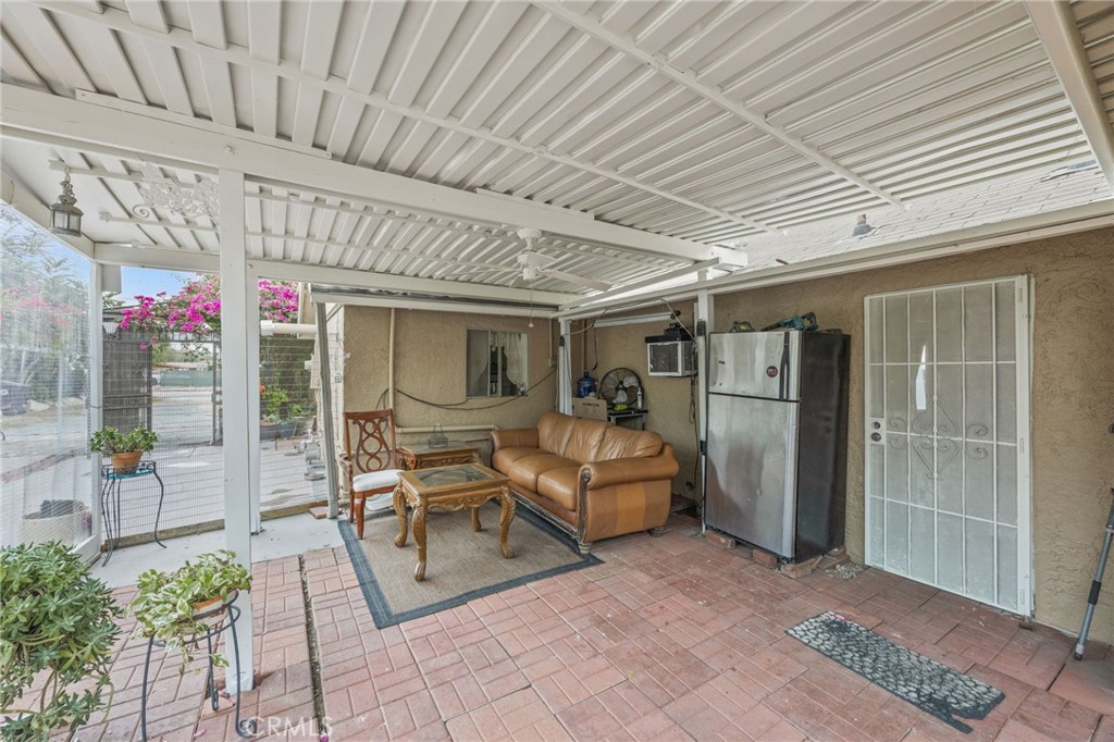 2554 N State Property Photo 7