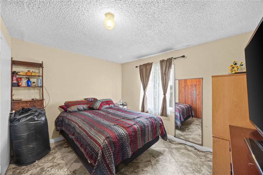 2554 N State Property Photo 23
