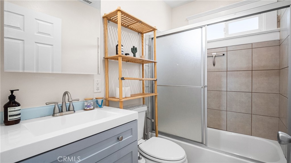 1849 W 38th Street Property Photo 12
