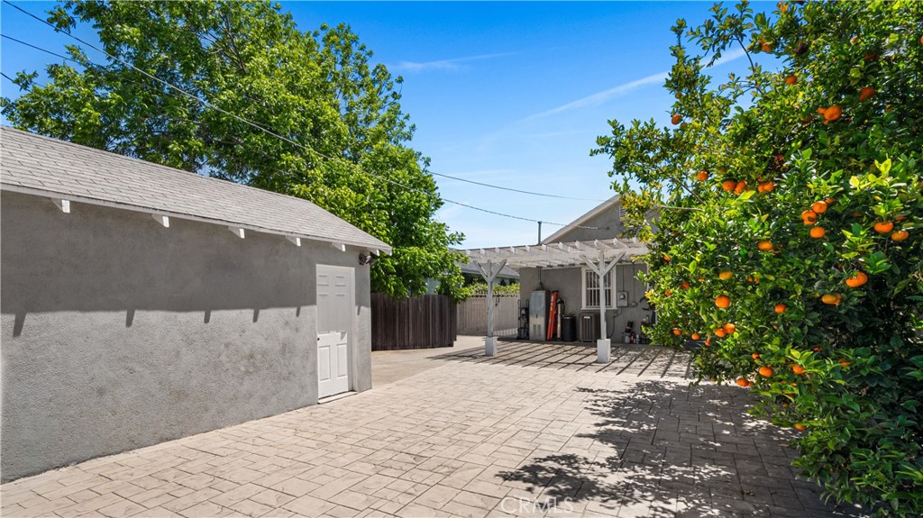1849 W 38th Street Property Photo 29