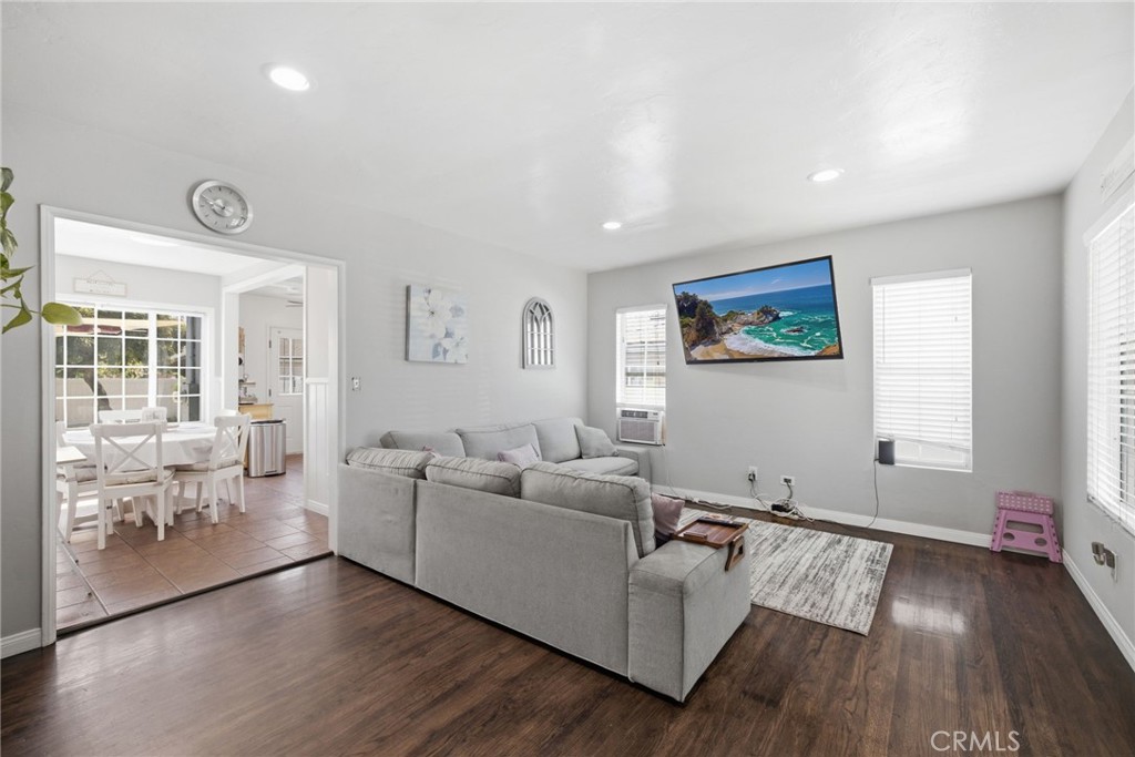 5952 Gaviota Property Photo 1