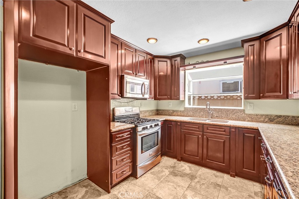 5853 Los Nietos Street Property Photo 16