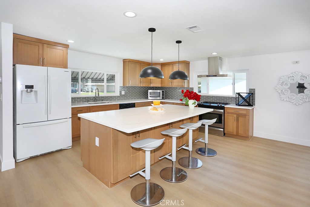 11052 Faye Avenue Property Photo 7