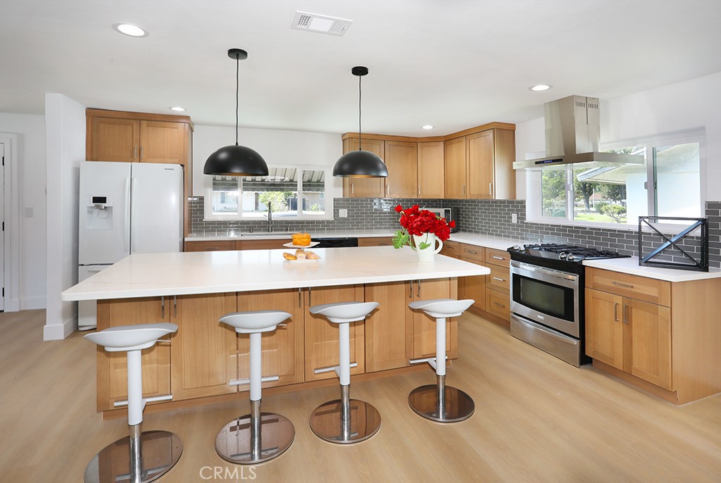 11052 Faye Avenue Property Photo 8