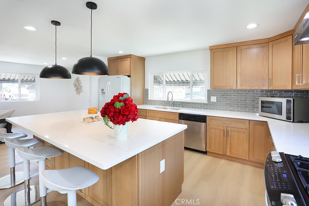 11052 Faye Avenue Property Photo 10