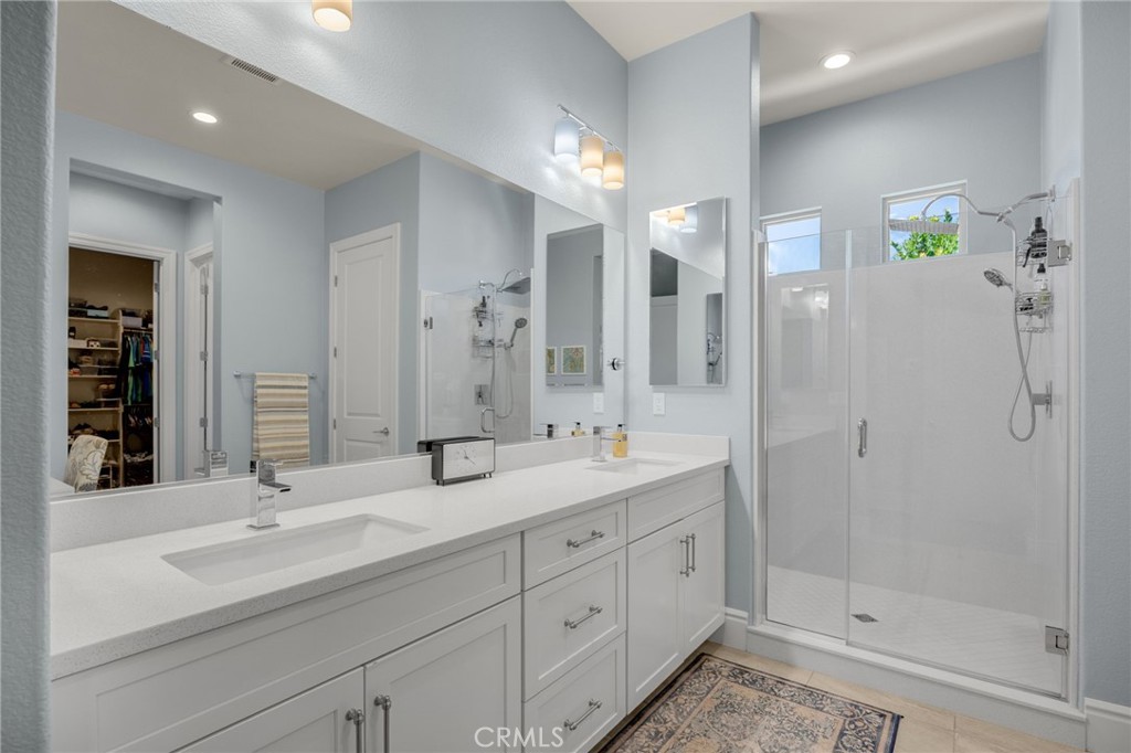 3692 Glorietta Place Property Photo 14